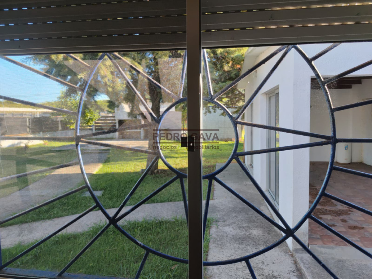 Casa ID.351 - Casa en alquiler anual en Piriápolis, entorno tranquilo con parque y espacio exterior