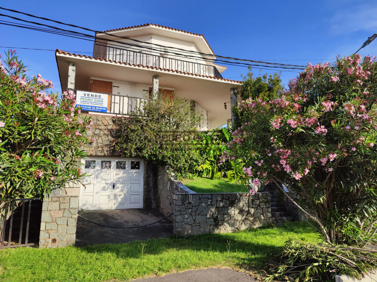 Casa ID.55 - Chalet con historia y vistas únicas - Piriápolis, falda del Cerro San Antonio