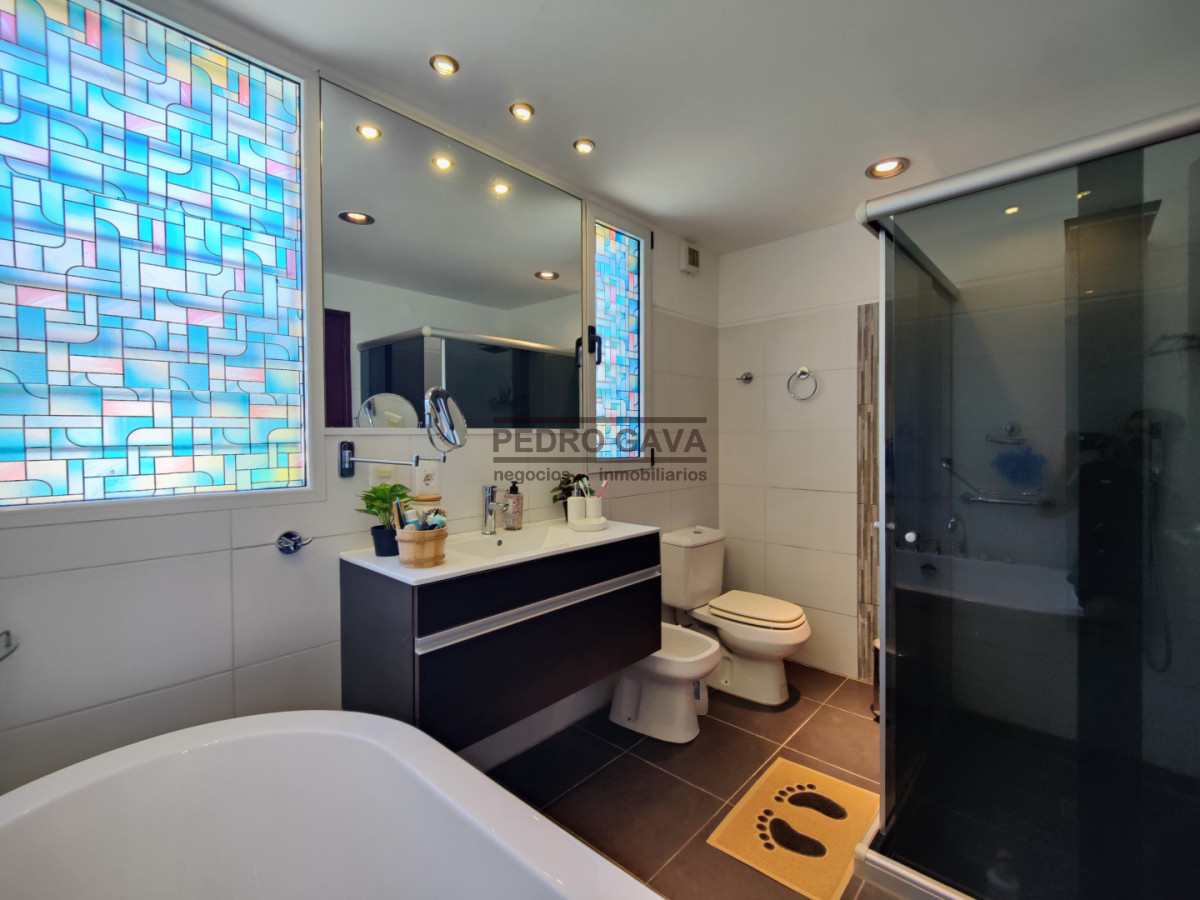 Casa ID.340 - Casa en venta en Playa Hermosa, Piriápolis - 3 dormitorios, parque y garage