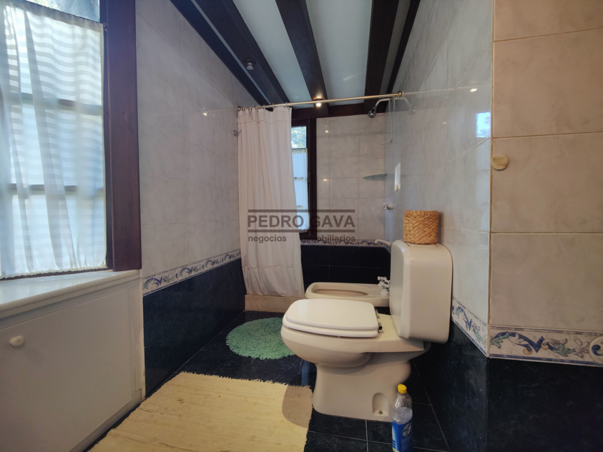 Casa ID.368 - Venta de casa con piscina y más de 3.000 m² de terreno en Balneario Bella Vista, Piriápolis