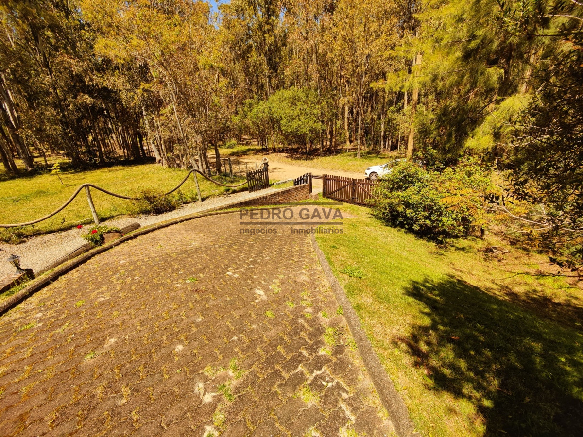 Casa ID.194 - Entre sierras y mar, Chalet de calidad a la venta en Balneario Bella Vista, Piriapolis.