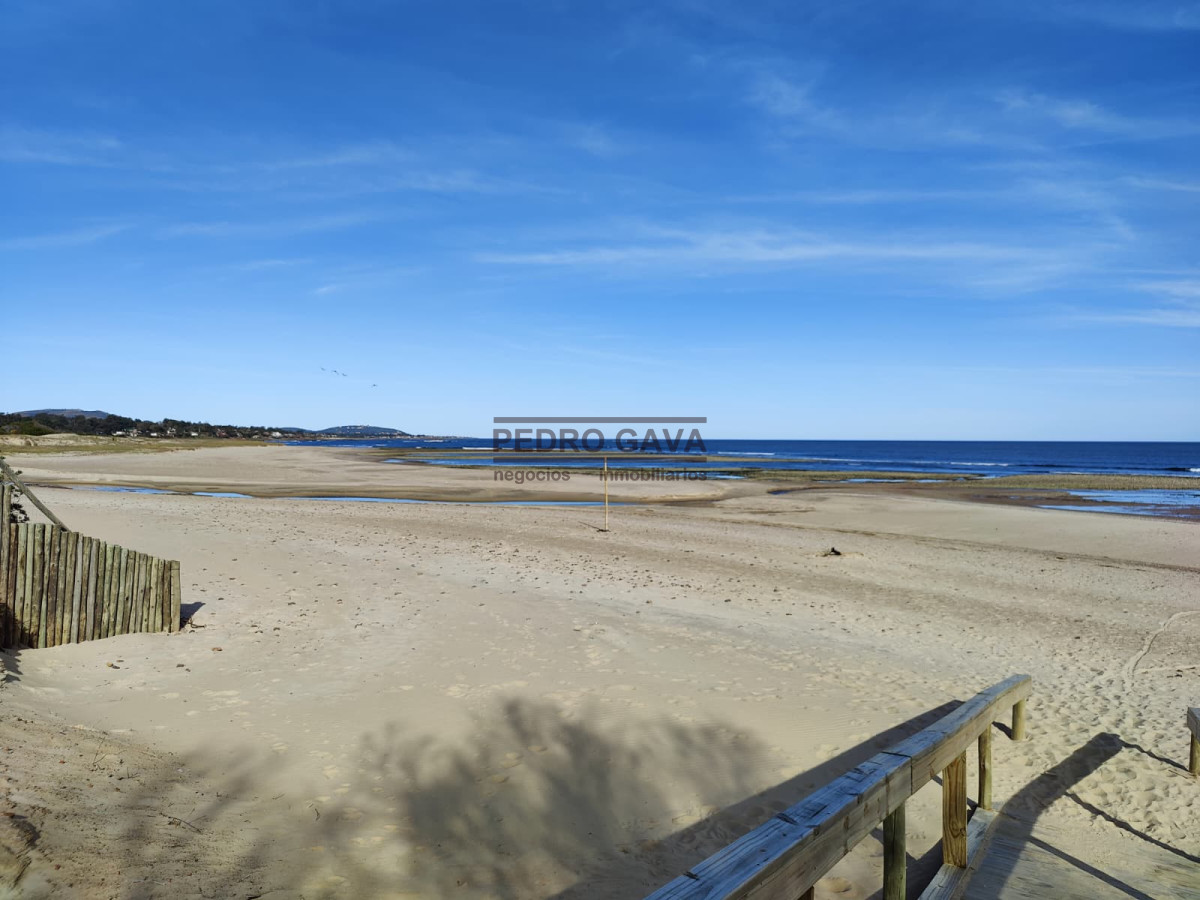 Casa ID.313 - Casa en venta en Balneario Las Flores, a pasos de la playa !!