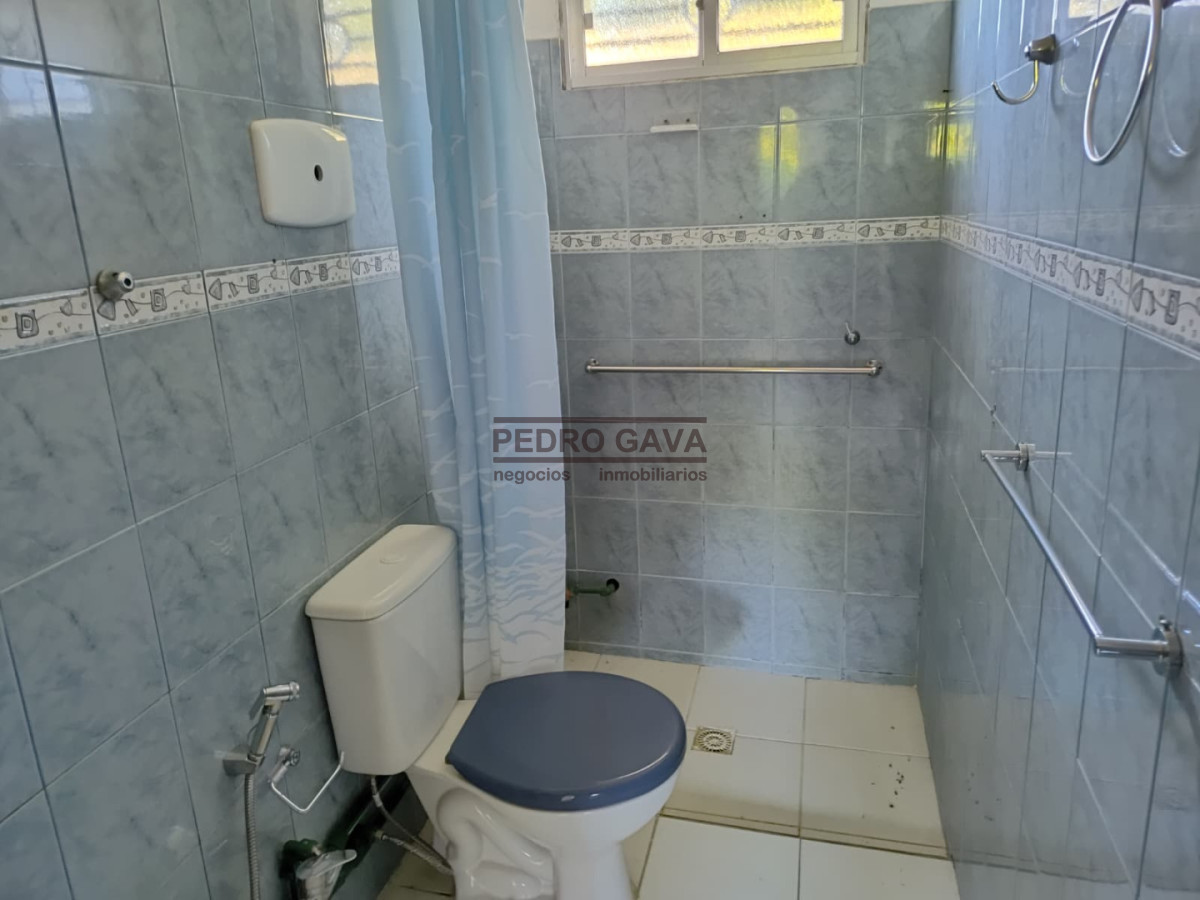 Casa ID.350 - Casa en Piriápolis con parque y potencial, proxima a la fuente de Venus