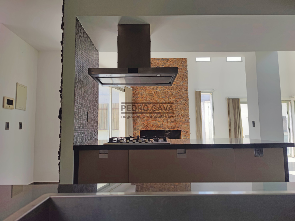 Casa ID.329 - Casa a la venta frente a Playa de los Lamas - luz, vistas y confort en cada ambiente