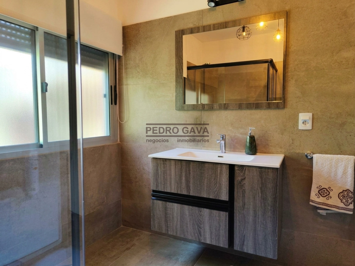 Casa ID.380 - Casa en venta en Barrio Los Ángeles, Piriápolis, a 50 metros de la Rambla