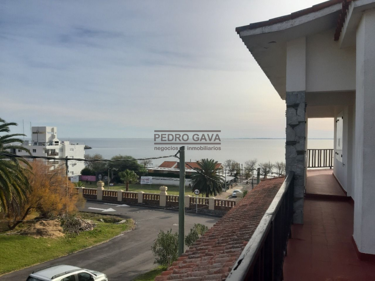Casa ID.55 - Chalet de época a la venta sobre el pasaje superior Piria, hermosas vistas