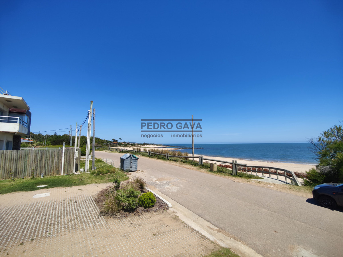 Casa ID.329 - Casa a la venta frente a Playa de los Lamas - luz, vistas y confort en cada ambiente