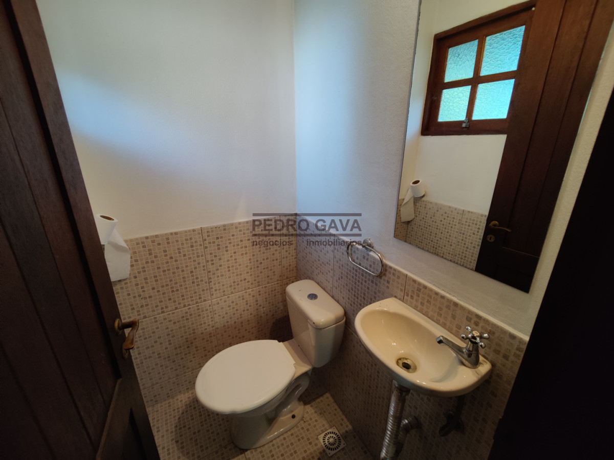 Casa ID.324 - Casa en venta en Playa Verde, Piriápolis - historia, calidez y ubicación a metros del mar