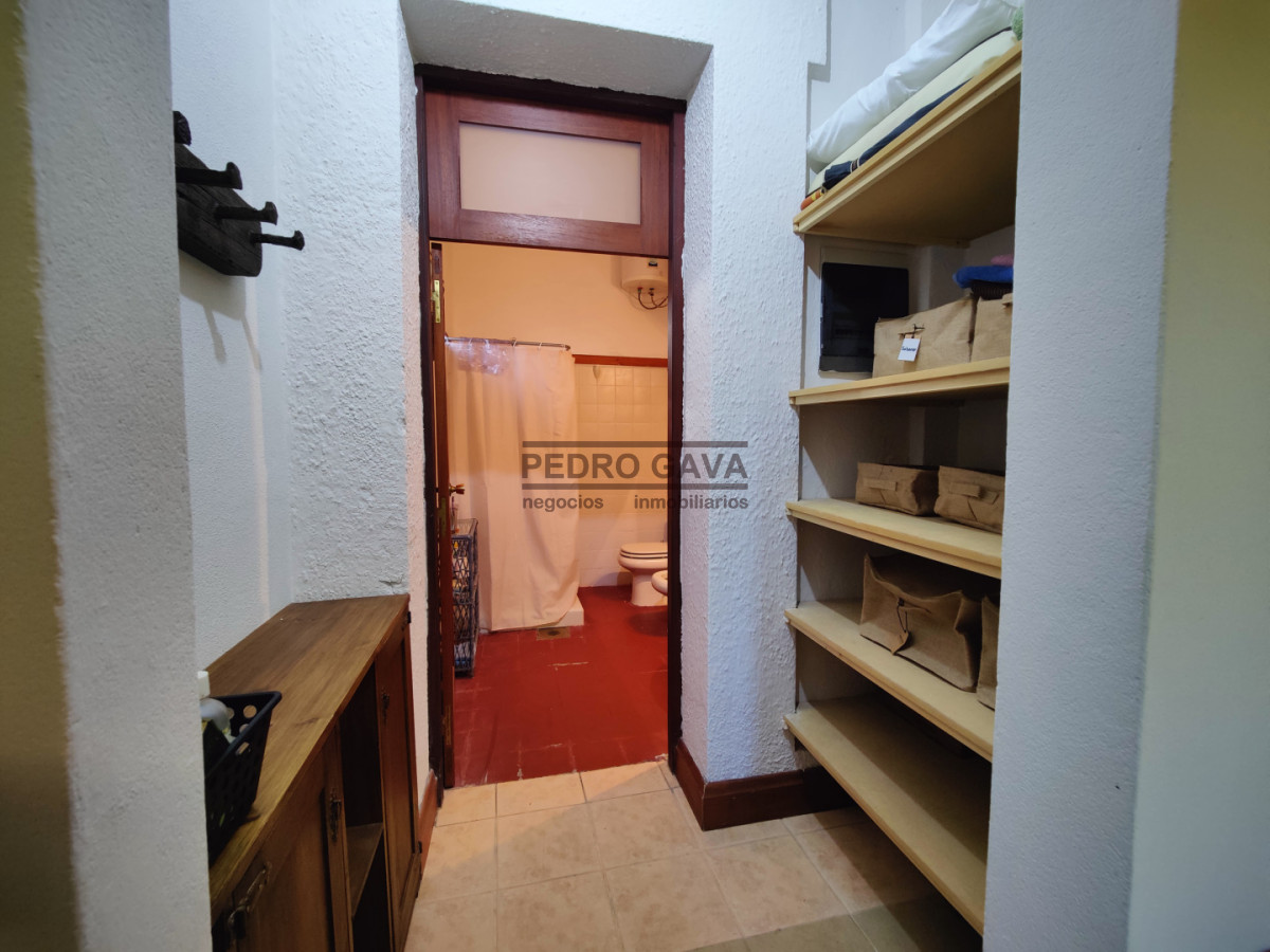 Casa ID.324 - Casa en venta en Playa Verde, Piriápolis - historia, calidez y ubicación a metros del mar