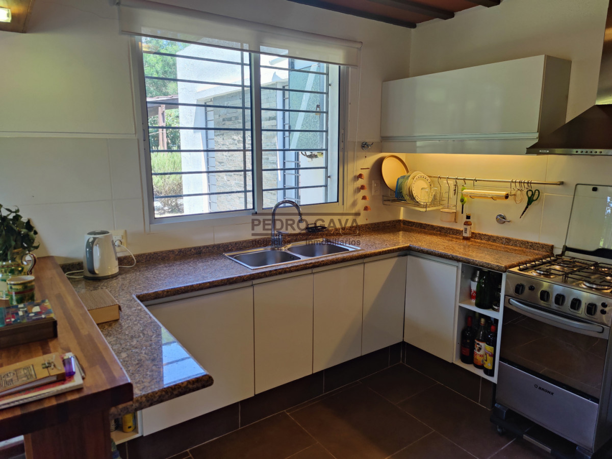 Casa ID.340 - Casa en venta en Playa Hermosa, Piriápolis - 3 dormitorios, parque y garage