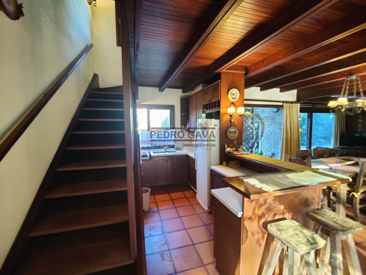 Casa ID.368 - Venta de casa con piscina y más de 3.000 m² de terreno en Balneario Bella Vista, Piriápolis