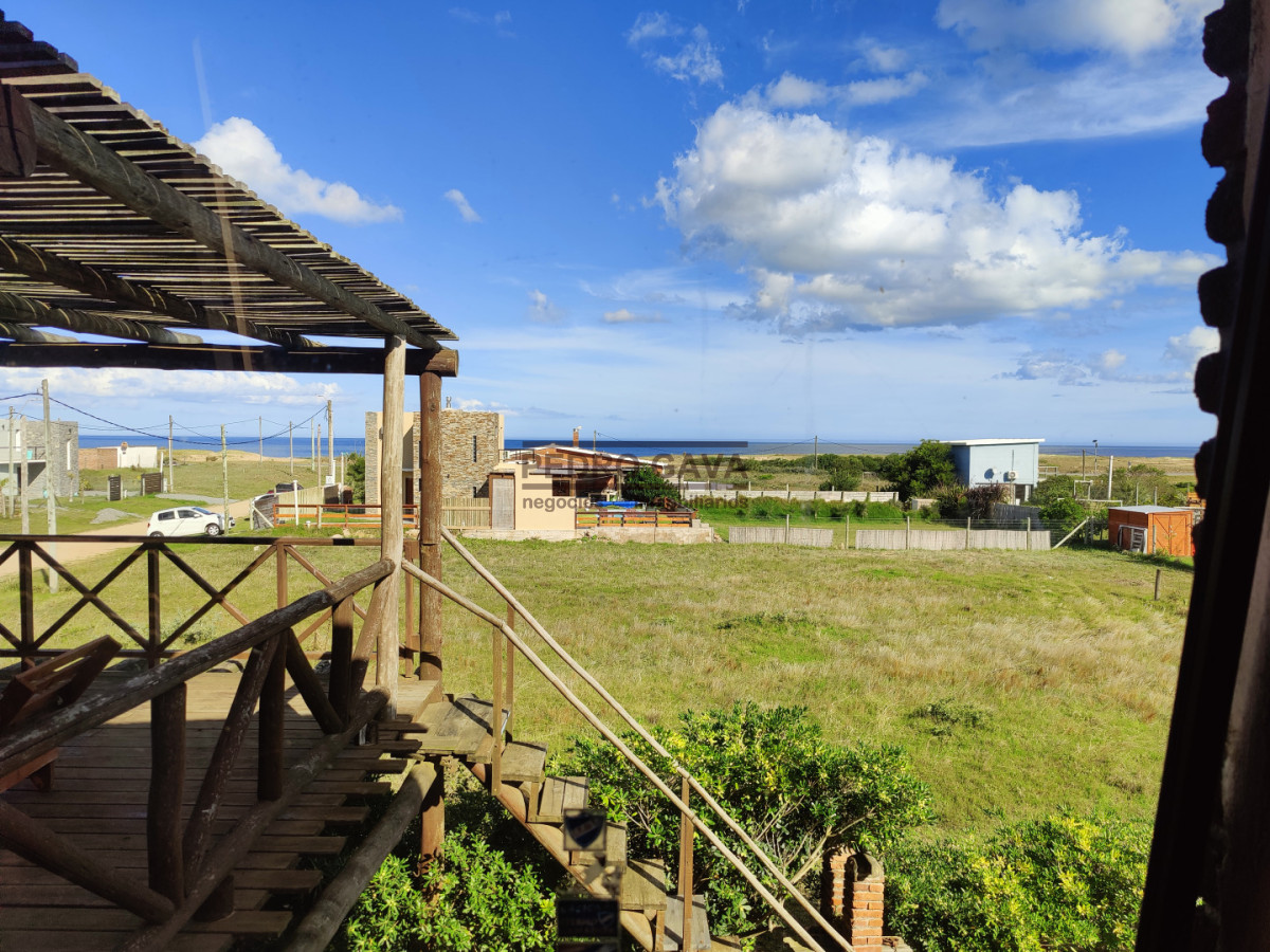Casa ID.352 - Casa en Punta Negra a 150 m del mar, con quincho independiente y piscina