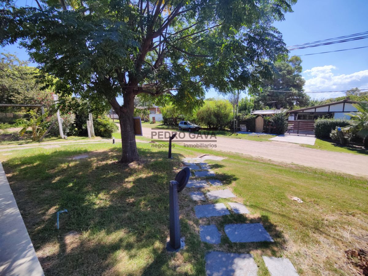 Casa ID.340 - Casa en venta en Playa Hermosa, Piriápolis - 3 dormitorios, parque y garage