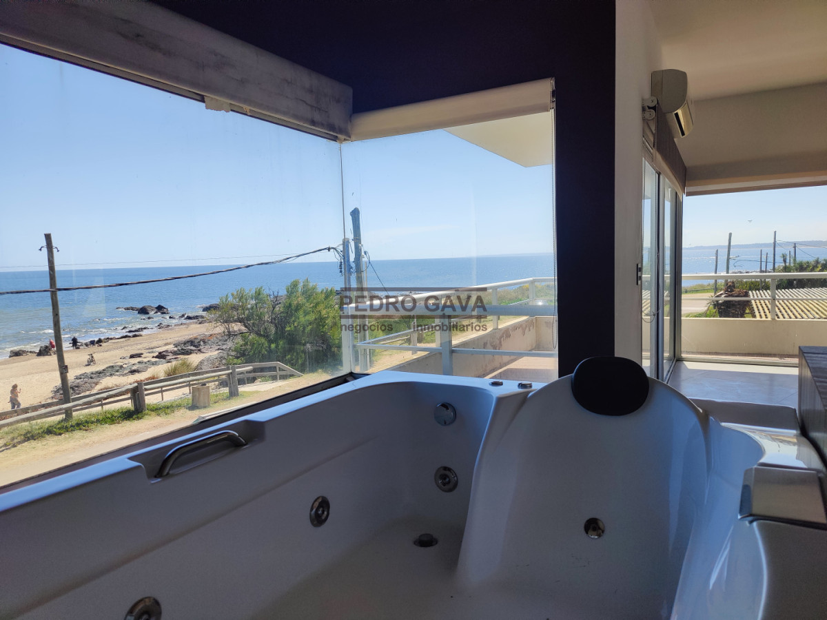 Casa ID.329 - Casa a la venta frente a Playa de los Lamas - luz, vistas y confort en cada ambiente