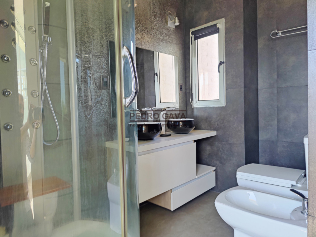 Casa ID.329 - Casa a la venta frente a Playa de los Lamas - luz, vistas y confort en cada ambiente