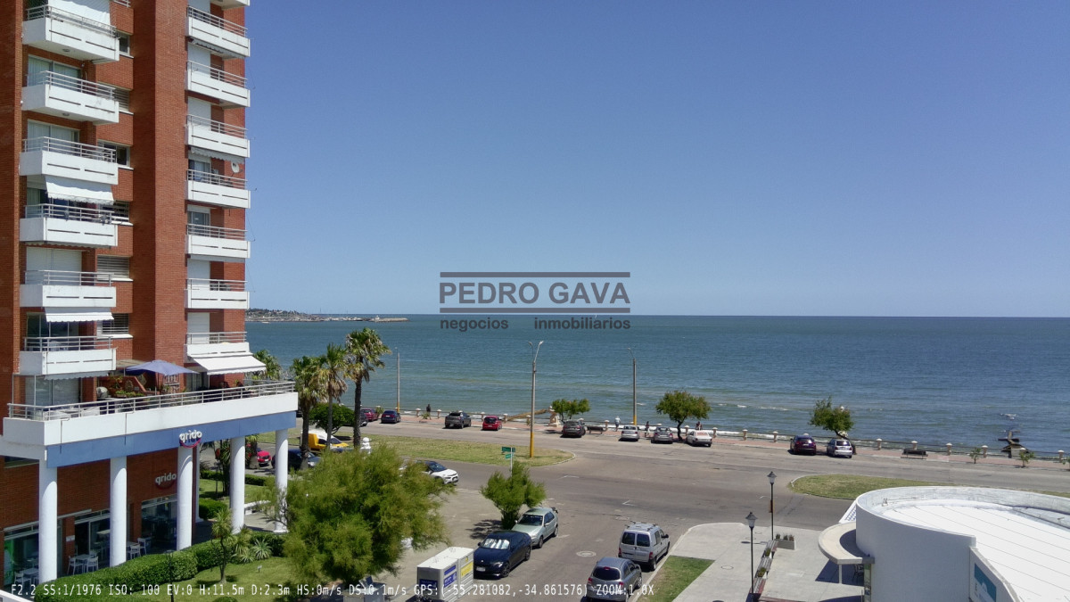 Casa ID.341 - Propiedad en venta con excelente ubicación comercial - A 30 metros de la Rambla