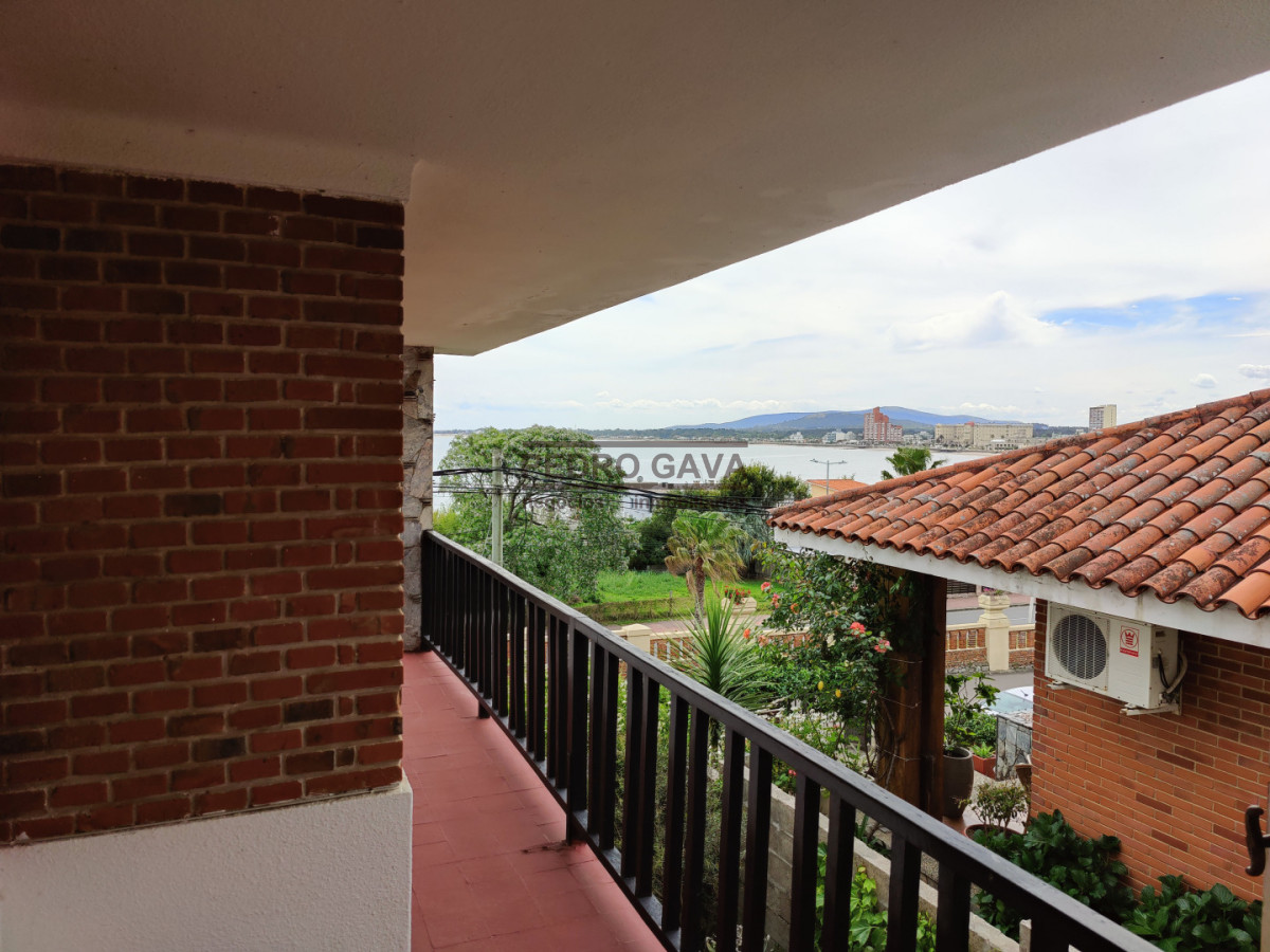 Casa ID.55 - Chalet con historia y vistas únicas - Piriápolis, falda del Cerro San Antonio