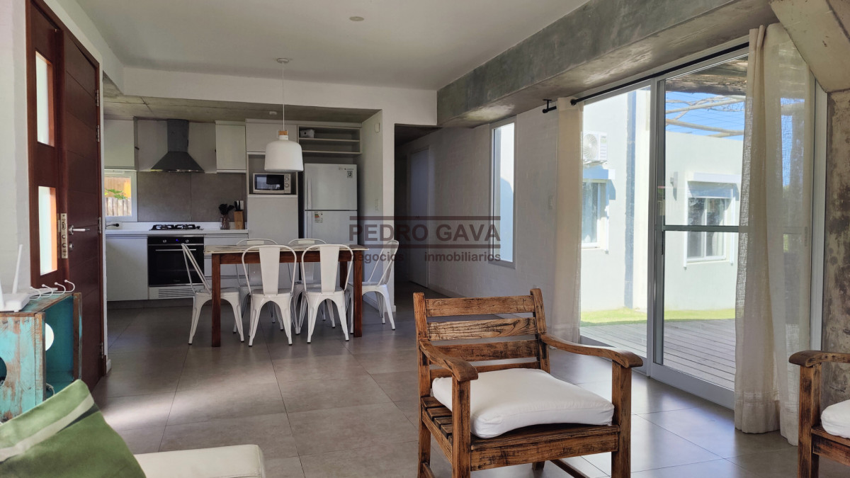 Casa ID.358 - Casa en venta en Punta Colorada, Piriápolis, entorno tranquilo y a pasos del mar