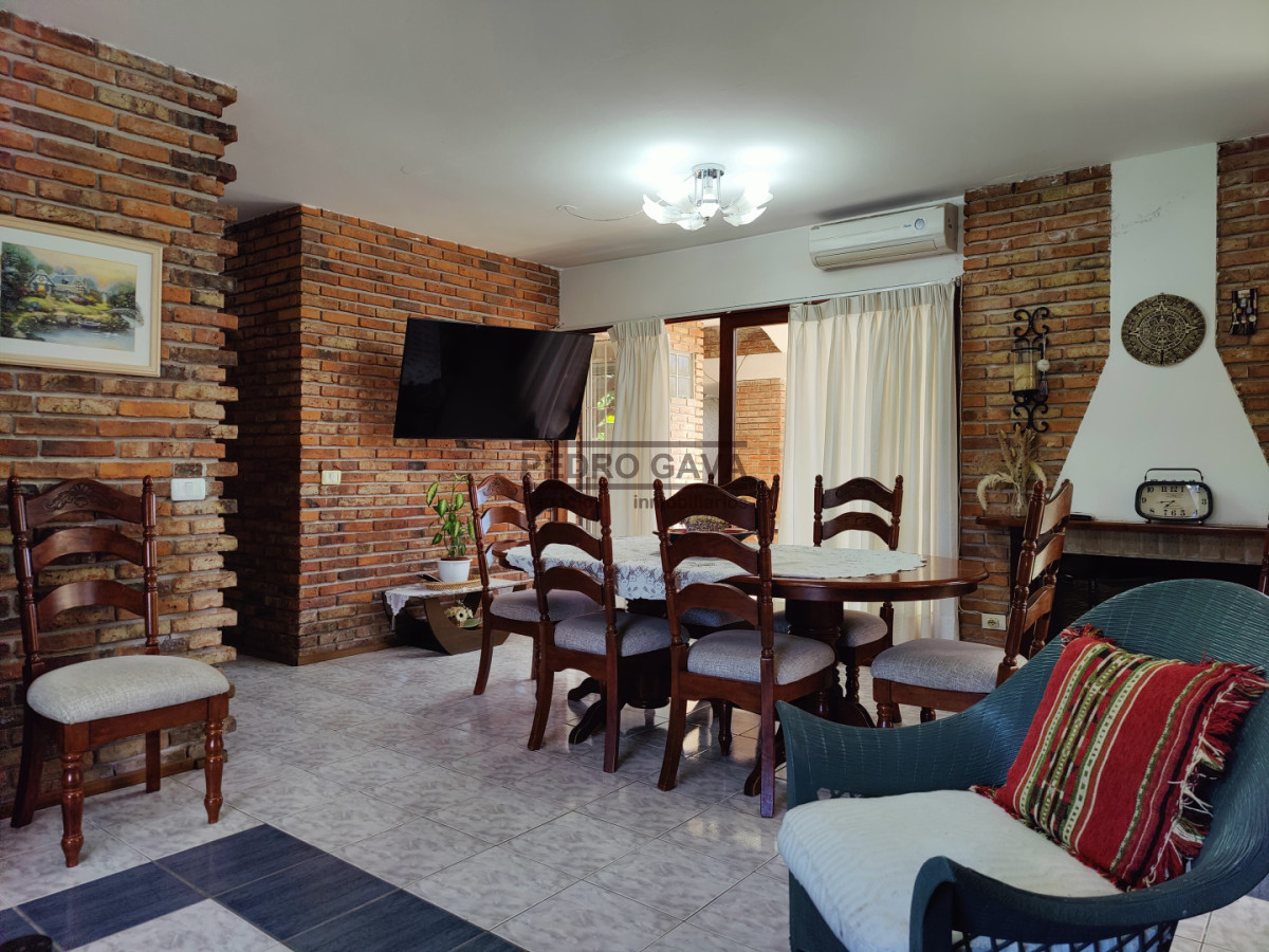 Casa ID.380 - Casa en venta en Barrio Los Ángeles, Piriápolis, a 50 metros de la Rambla