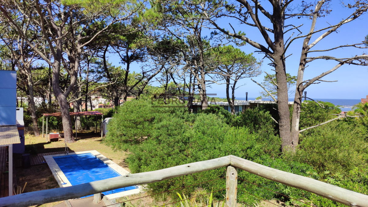 Casa ID.358 - Casa en venta en Punta Colorada, Piriápolis, entorno tranquilo y a pasos del mar