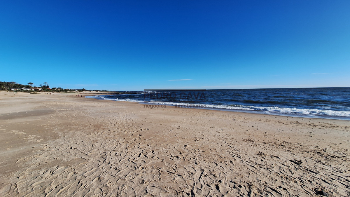 Casa ID.329 - Casa a la venta frente a Playa de los Lamas - luz, vistas y confort en cada ambiente