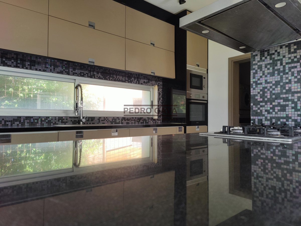 Casa ID.329 - Casa a la venta frente a Playa de los Lamas - luz, vistas y confort en cada ambiente