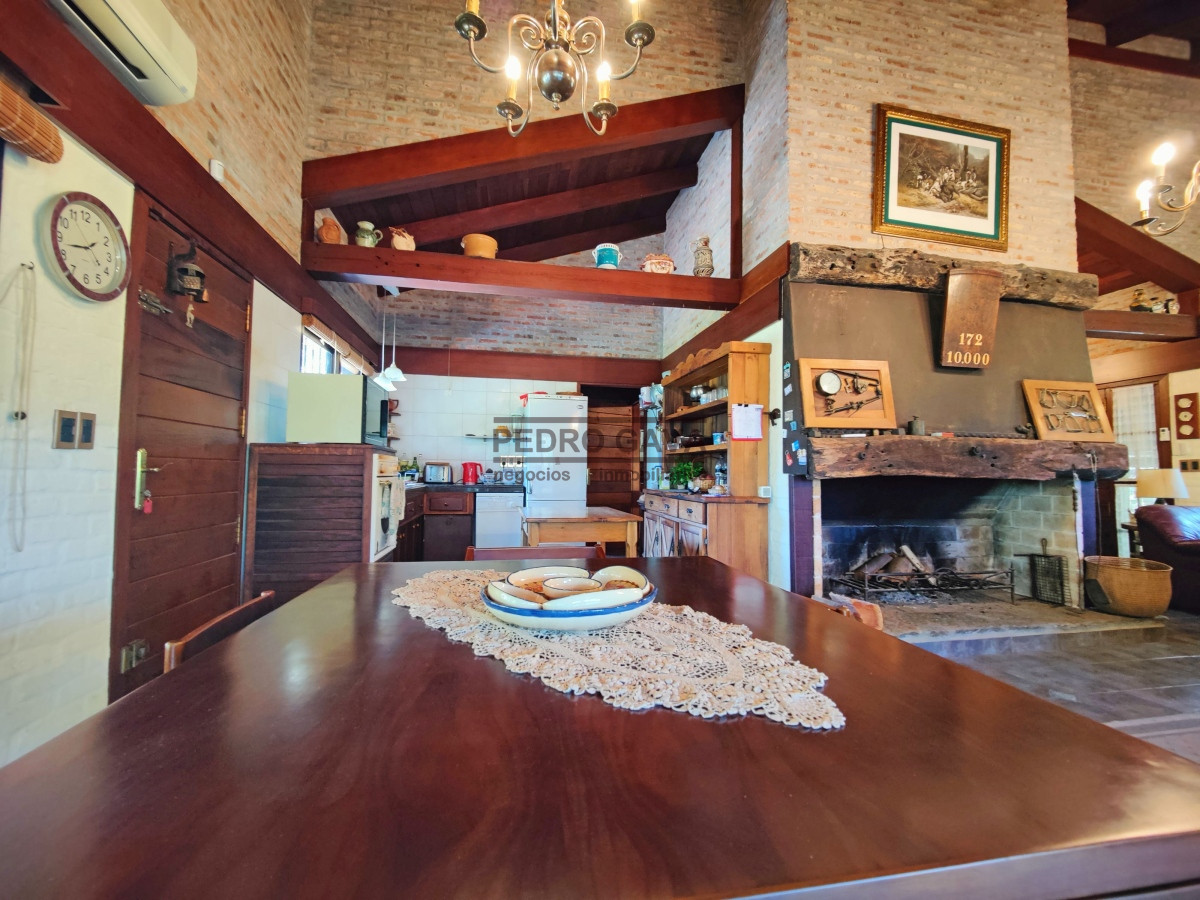 Casa ID.194 - Entre sierras y mar, Chalet de calidad a la venta en Balneario Bella Vista, Piriapolis.
