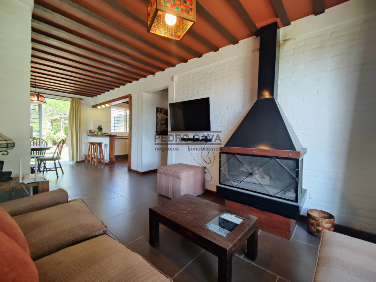 Casa ID.340 - Casa en venta en Playa Hermosa, Piriápolis - 3 dormitorios, parque y garage