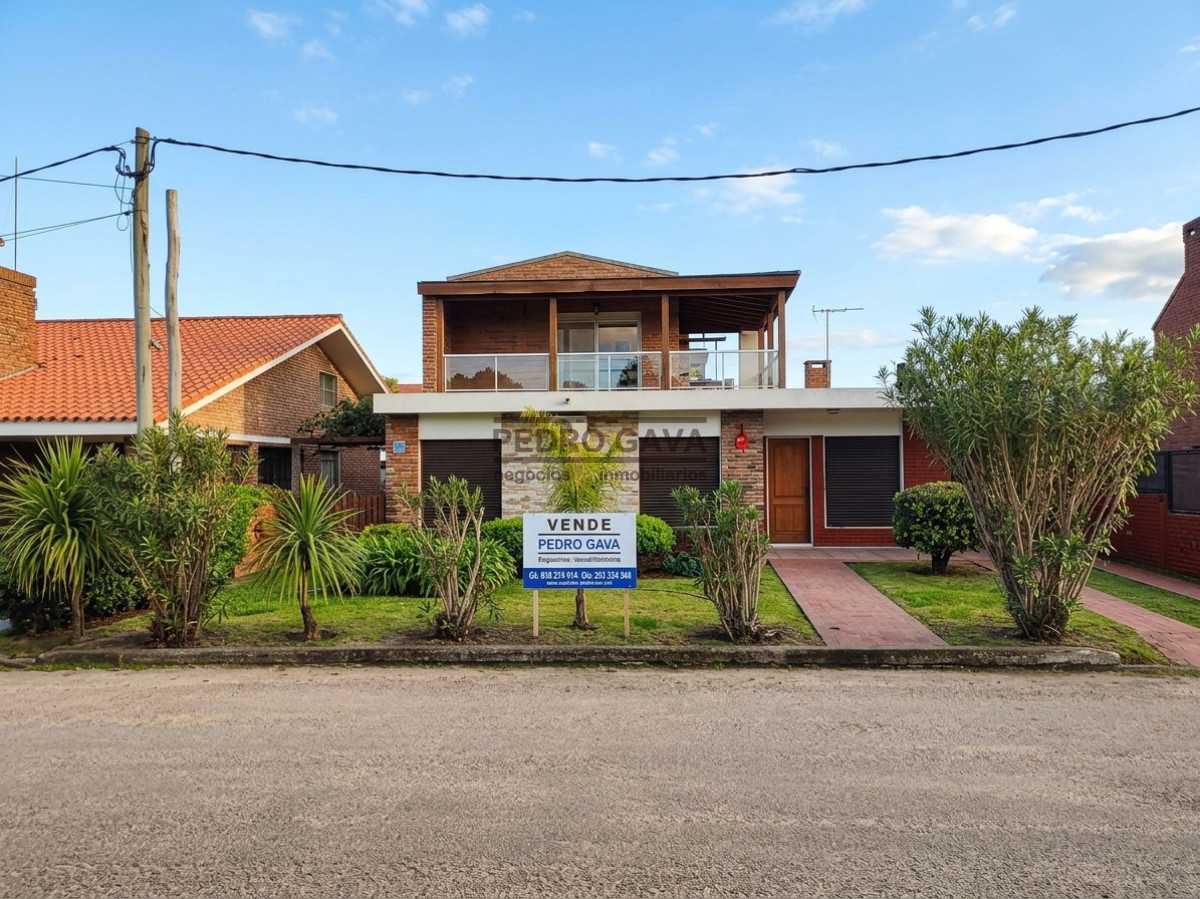Casa ID.380 - Casa en venta en Barrio Los Ángeles, Piriápolis, a 50 metros de la Rambla