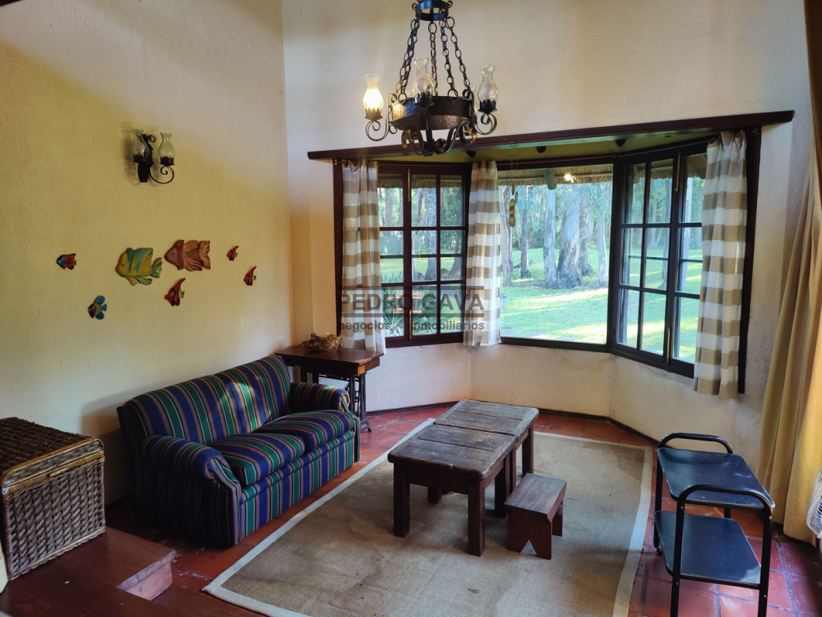 Casa ID.368 - Venta de casa con piscina y más de 3.000 m² de terreno en Balneario Bella Vista, Piriápolis