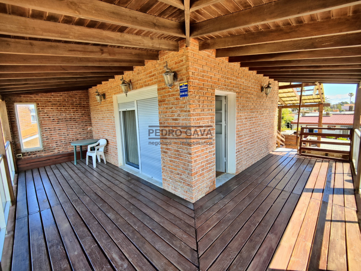 Casa ID.380 - Casa en venta en Barrio Los Ángeles, Piriápolis, a 50 metros de la Rambla