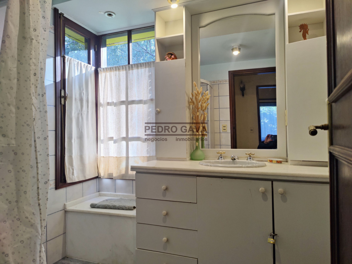 Casa ID.368 - Venta de casa con piscina y más de 3.000 m² de terreno en Balneario Bella Vista, Piriápolis