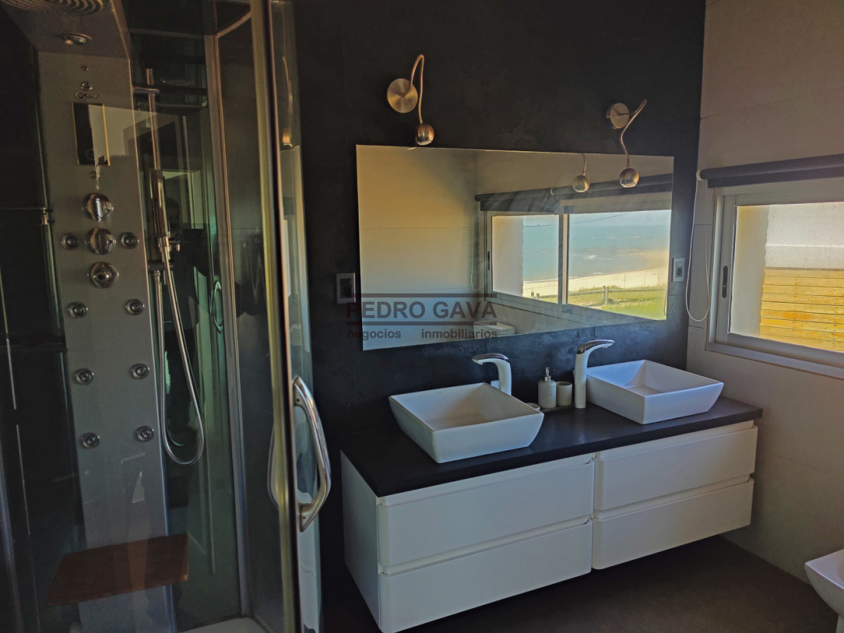 Casa ID.329 - Casa a la venta frente a Playa de los Lamas - luz, vistas y confort en cada ambiente