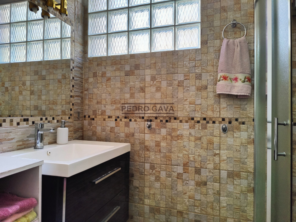 Casa ID.380 - Casa en venta en Barrio Los Ángeles, Piriápolis, a 50 metros de la Rambla