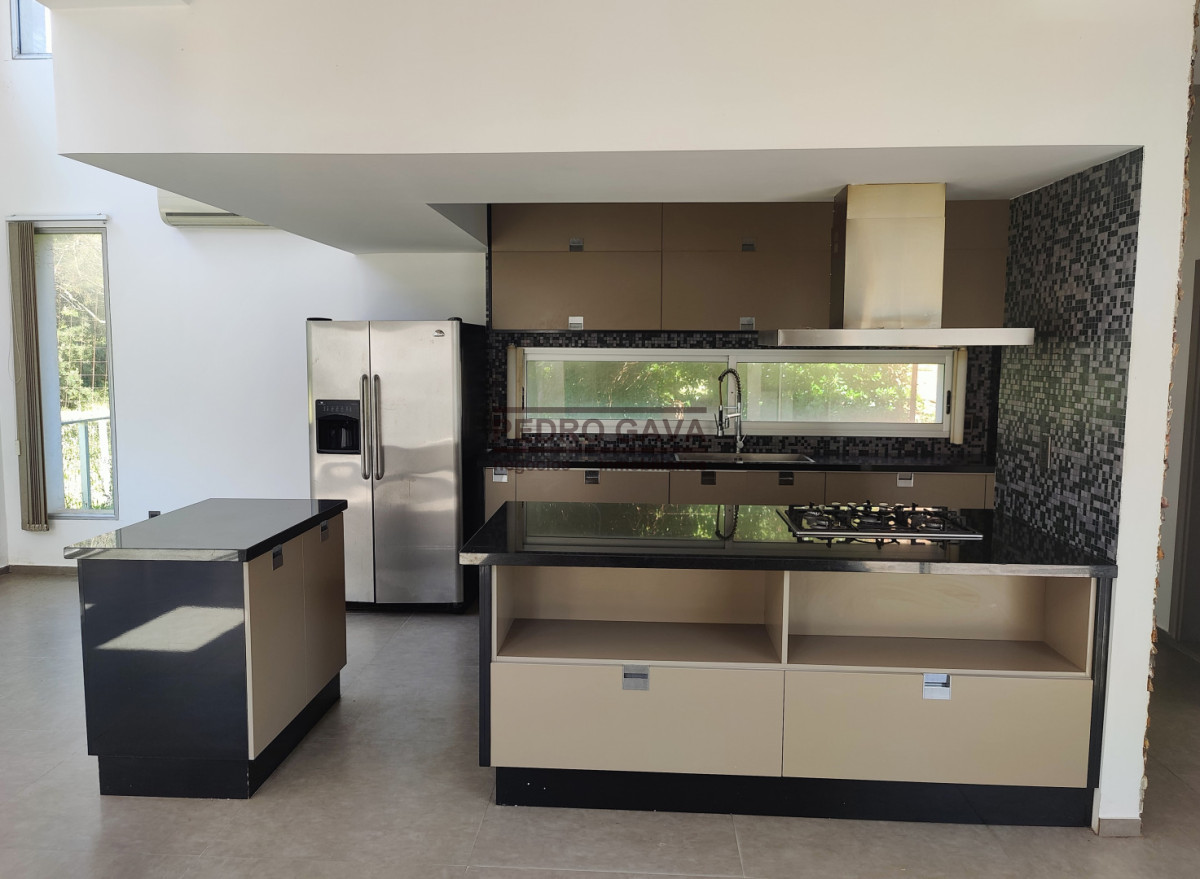 Casa ID.329 - Casa a la venta frente a Playa de los Lamas - luz, vistas y confort en cada ambiente