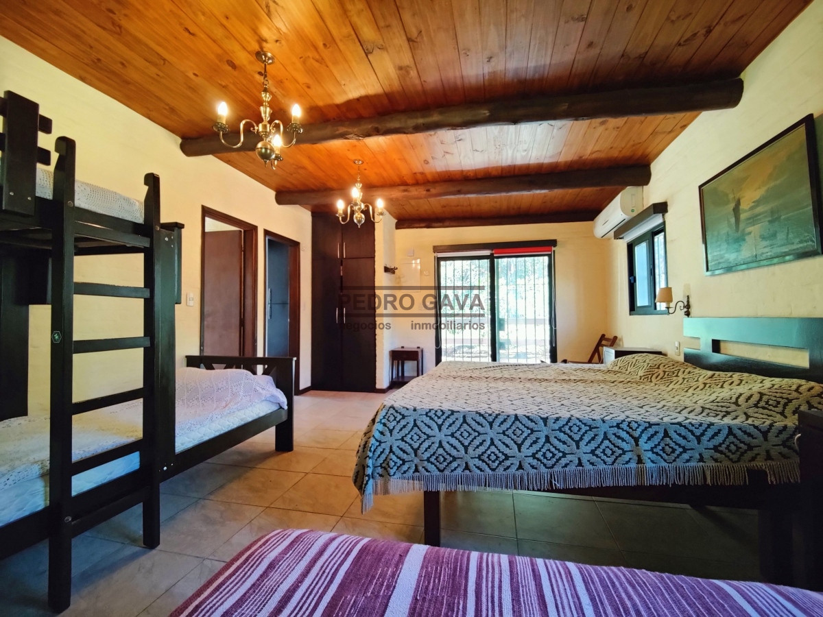 Casa ID.194 - Entre sierras y mar, Chalet de calidad a la venta en Balneario Bella Vista, Piriapolis.