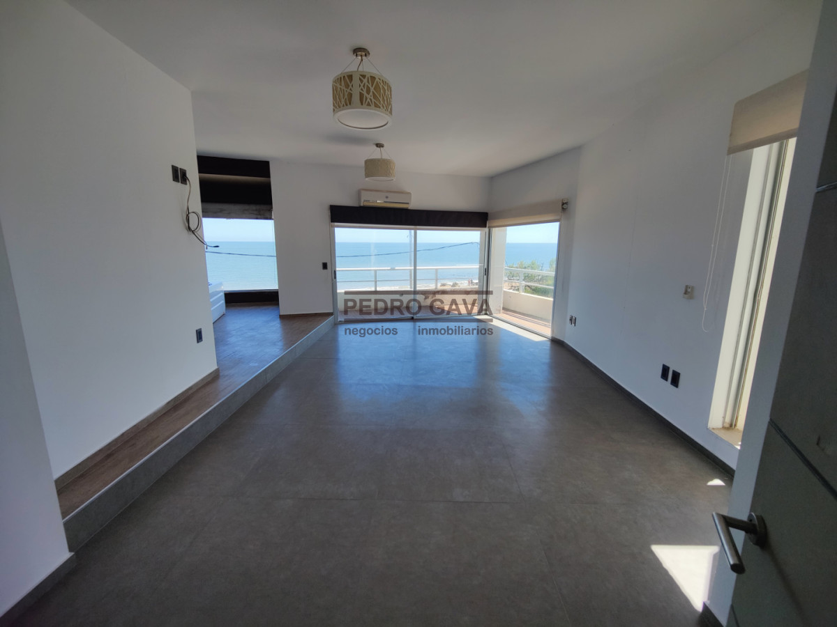 Casa ID.329 - Casa a la venta frente a Playa de los Lamas - luz, vistas y confort en cada ambiente