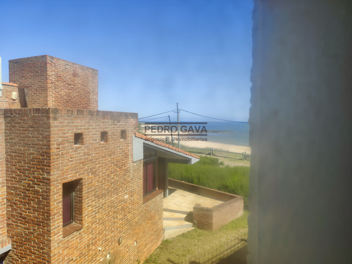 Casa ID.329 - Casa a la venta frente a Playa de los Lamas - luz, vistas y confort en cada ambiente