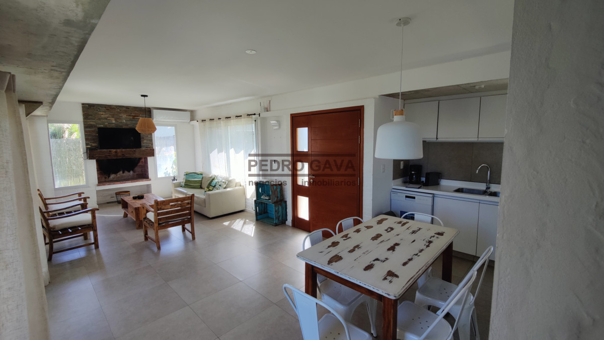 Casa ID.358 - Casa en venta en Punta Colorada, Piriápolis, entorno tranquilo y a pasos del mar