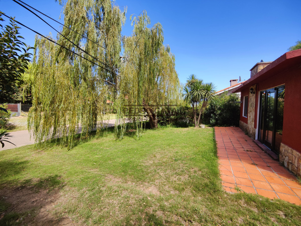 Casa ID.348 - Casa en venta en Playa Hermosa, Piriápolis, a 200 metros del mar