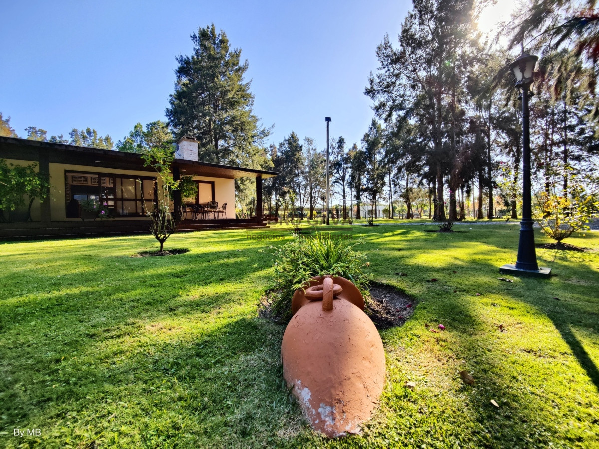 Casa ID.217 - Piriapolis, Exclusiva casa quinta en venta a 1000 metros de la playa