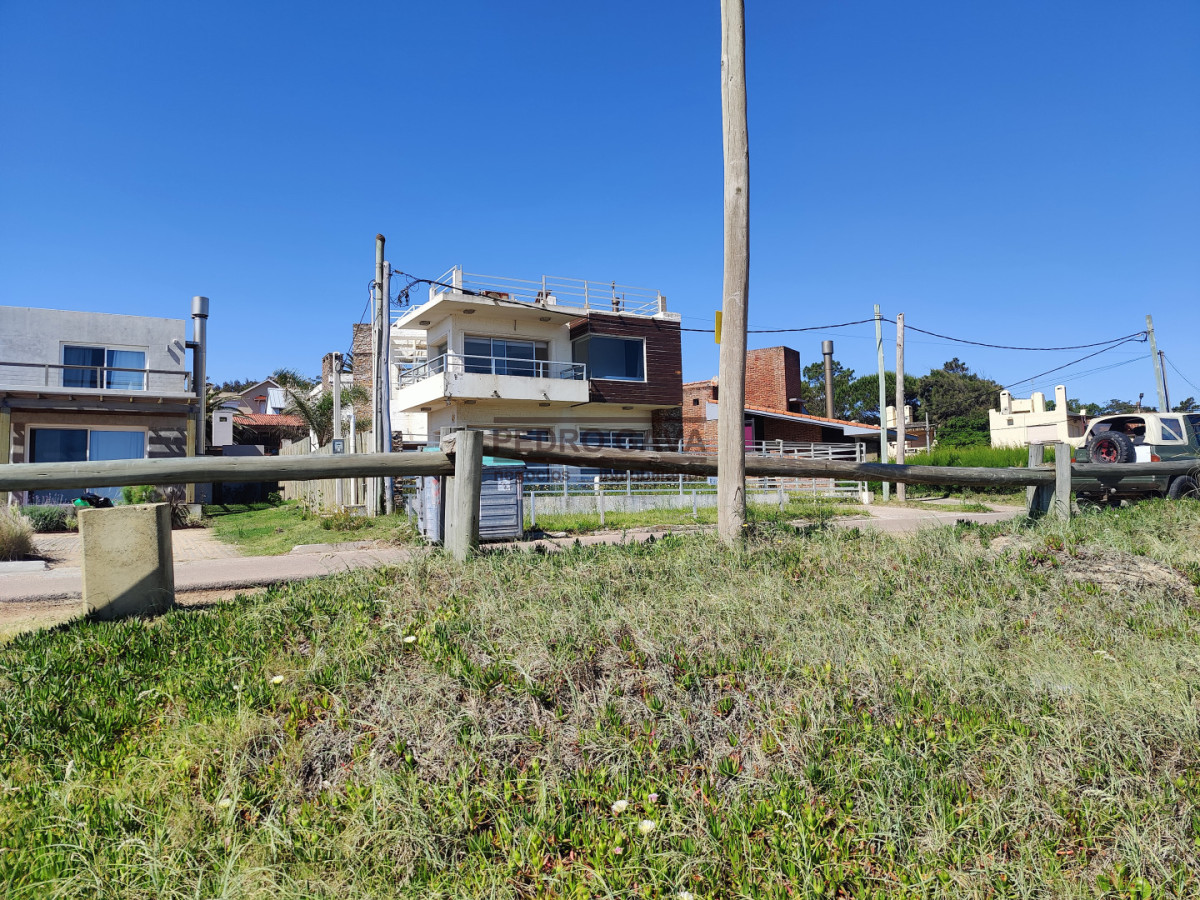 Casa ID.329 - Casa a la venta frente a Playa de los Lamas - luz, vistas y confort en cada ambiente