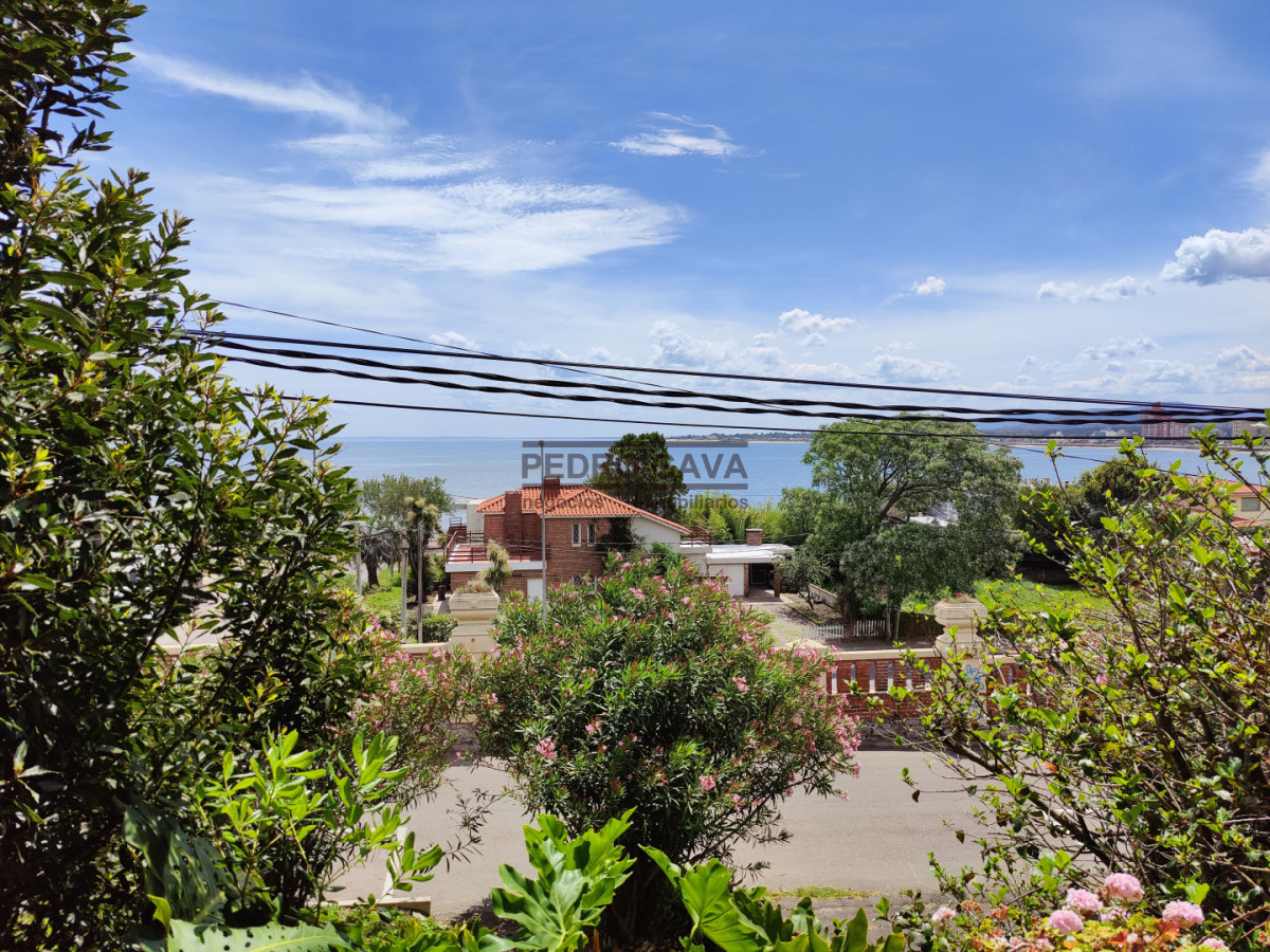 Casa ID.55 - Chalet con historia y vistas únicas - Piriápolis, falda del Cerro San Antonio