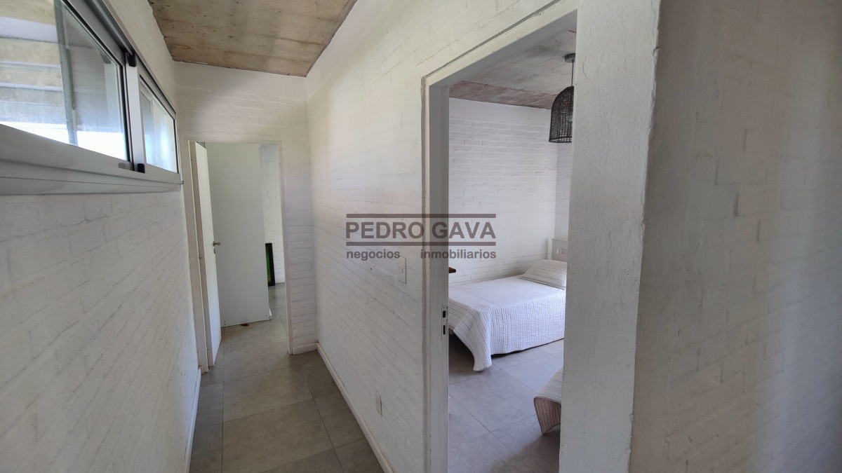 Casa ID.358 - Casa en venta en Punta Colorada, Piriápolis, entorno tranquilo y a pasos del mar