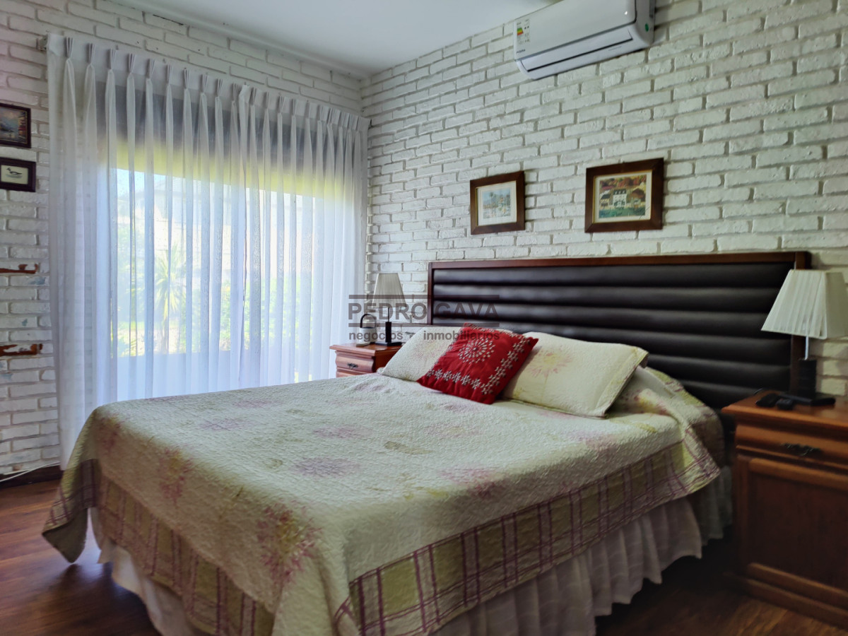 Casa ID.380 - Casa en venta en Barrio Los Ángeles, Piriápolis, a 50 metros de la Rambla