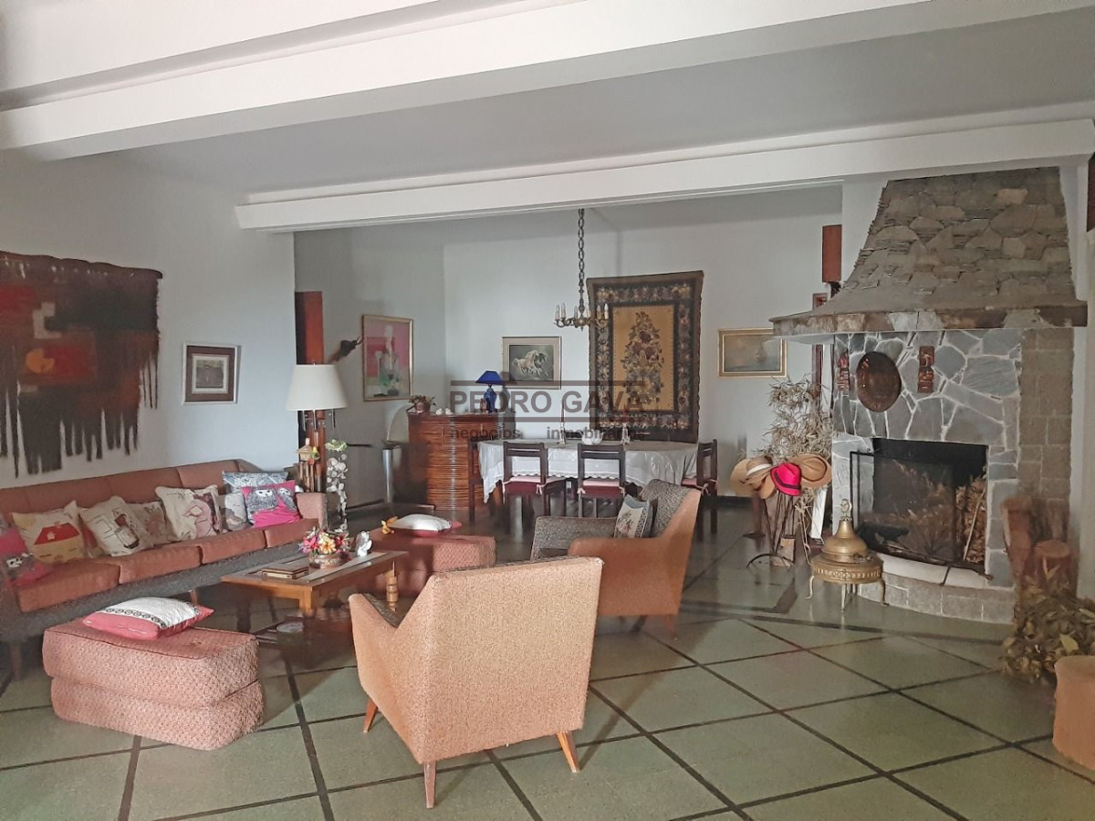 Casa ID.55 - Chalet de época a la venta sobre el pasaje superior Piria, hermosas vistas
