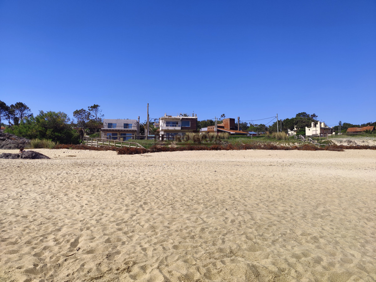 Casa ID.329 - Casa a la venta frente a Playa de los Lamas - luz, vistas y confort en cada ambiente