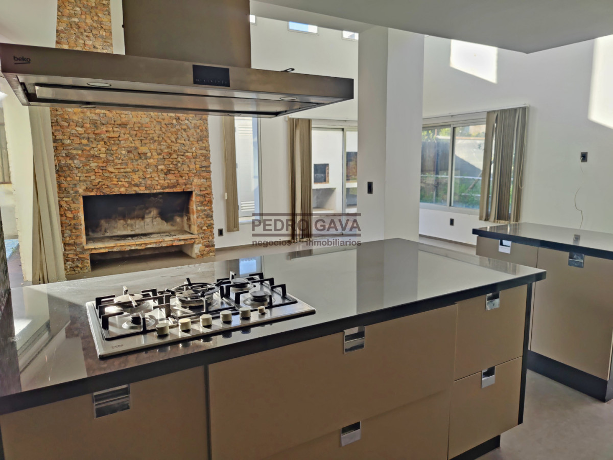 Casa ID.329 - Casa a la venta frente a Playa de los Lamas - luz, vistas y confort en cada ambiente