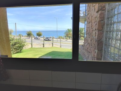 Casa ID.230 - Tu lugar soñado en Piriápolis!! Casa a la venta frente al mar sobre la Rambla de Punta Fria.