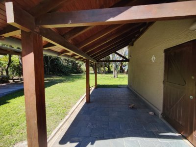 Casa ID.324 - Casa en venta en Playa Verde, Piriápolis - historia, calidez y ubicación a metros del mar